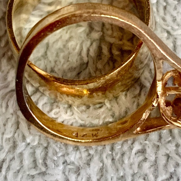 14K Gold engagement ring - Picture 3 of 3